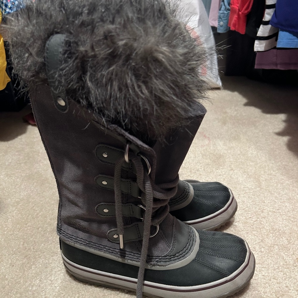 Sorel Joan of Arctic Boots, Women’s size 6